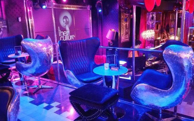 Estilo New Britt Bar BeBack