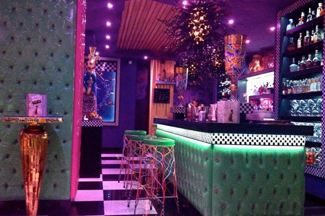 TOM,S BAR LIFE STYLE