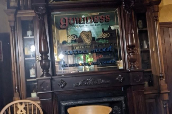 old charles estilo irihs pub